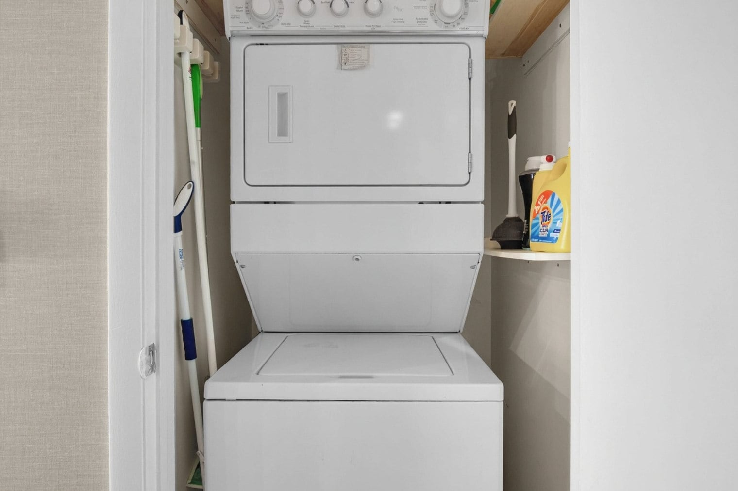 Building Photo - 1830 S Ocean Dr