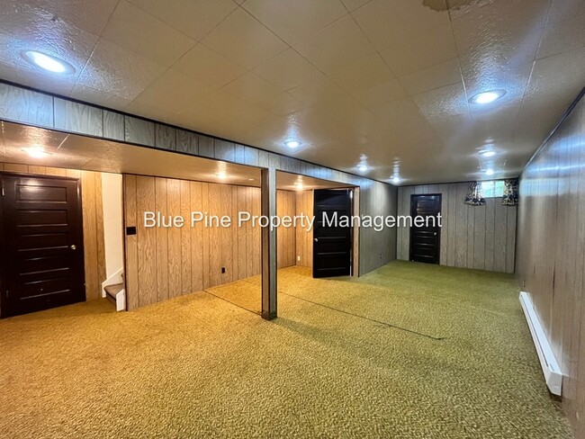 Building Photo - 1190 York Dr