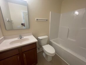 Building Photo - 1572 Heron Ln