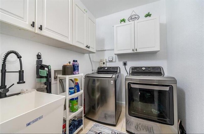 Building Photo - 24241 SW 113 Passage