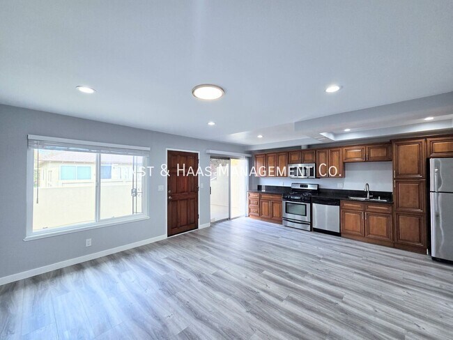 Building Photo - 12526 Cuesta Dr