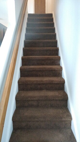 Building Photo - 4 Pine Brook Ln