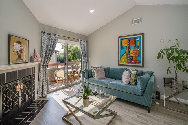 Building Photo - 10263 Gandy Blvd N