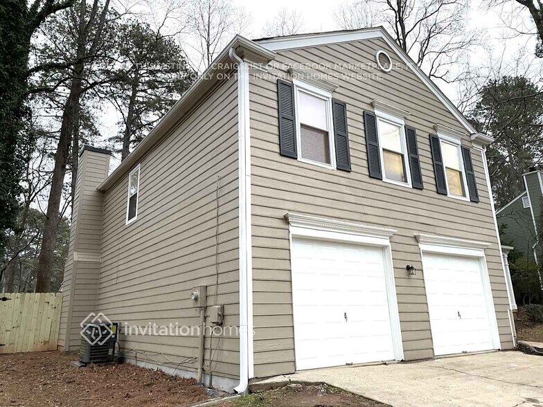 Building Photo - 155 Barrington Dr E