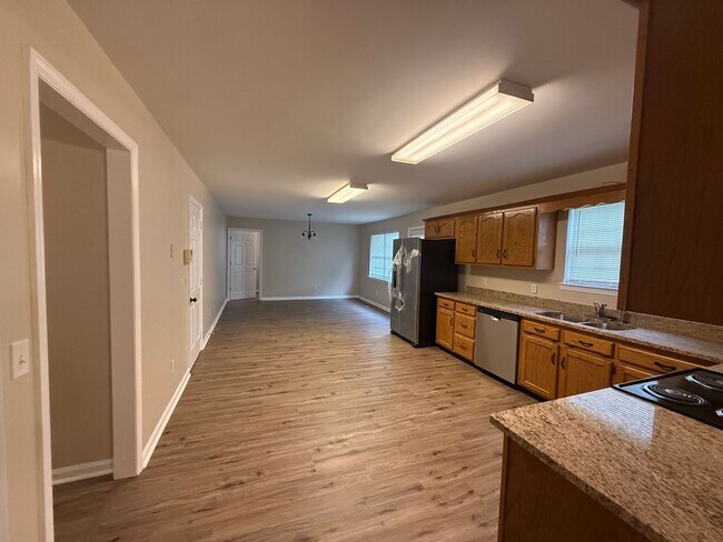 Building Photo - 5500 Misty Valley Dr