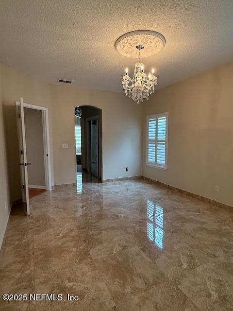 Building Photo - 2518 Willow Creek Dr