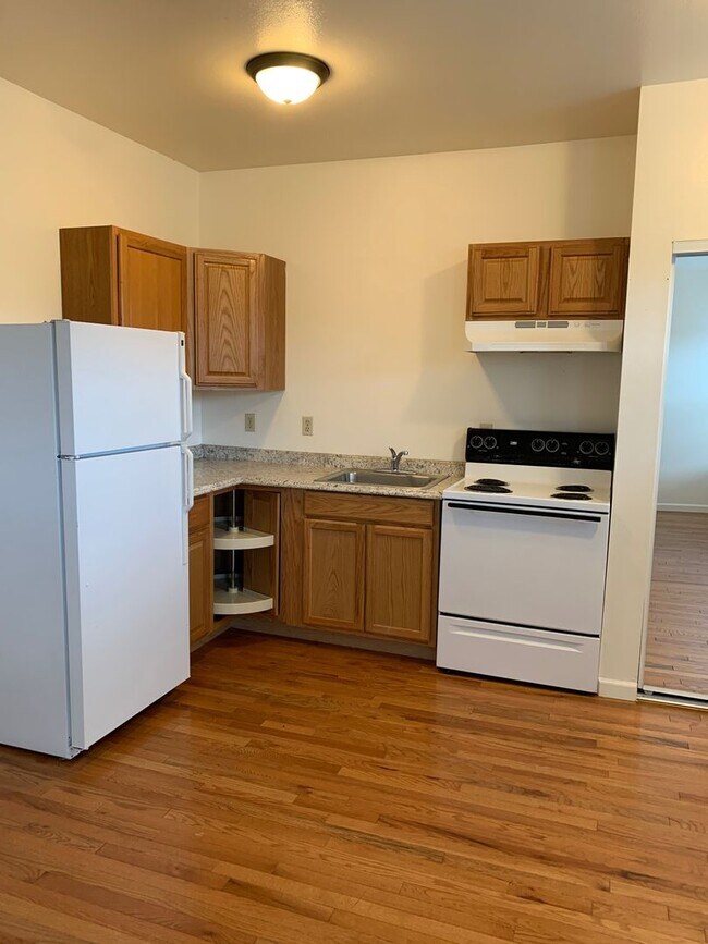 Interior Photo - Vancouver Ave.