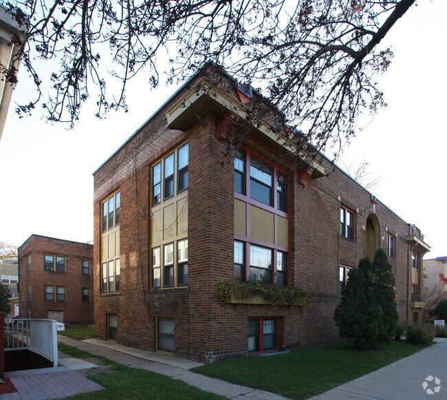 3247 Lyndale Ave S 3247 Lyndale Ave S Minneapolis MN 55408