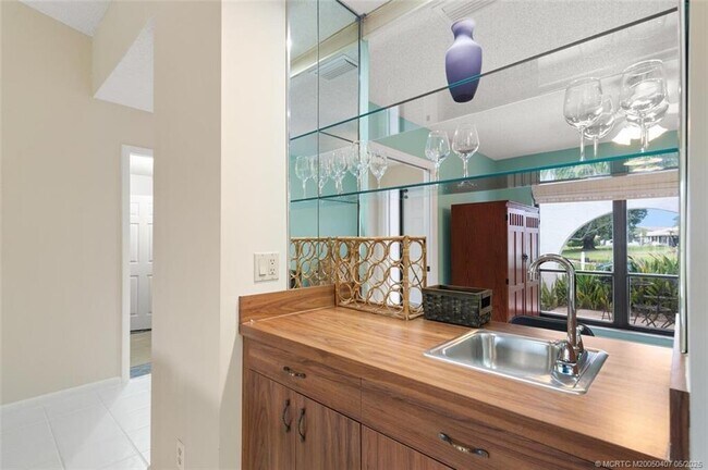 Building Photo - 4004 SW Osprey Creek Way
