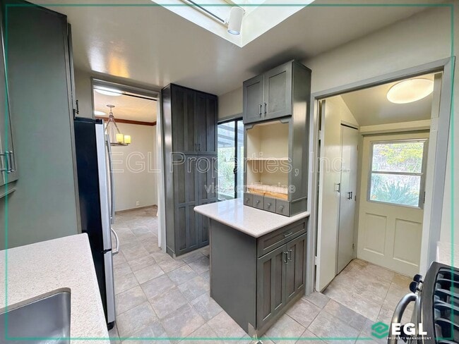 Building Photo - 7601 Kittyhawk Ave