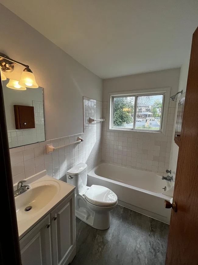 Bathroom - 3826 Stinson Blvd NE