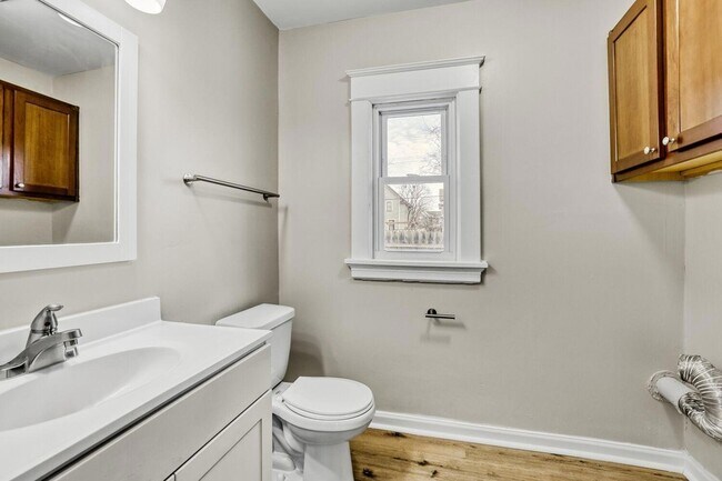 Building Photo - 1501 Sherburne Ave