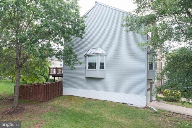 Building Photo - 14724 Stream Pond Dr