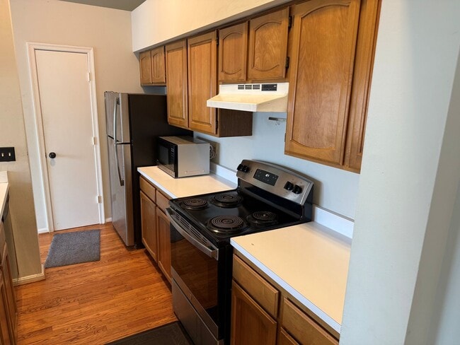 Building Photo - Spacious 2 Bedroom 2 Bathroom Condo in Aspen Hill