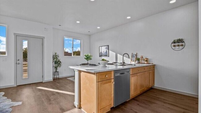Building Photo - Brand-New Construction Townhome in Orchard Mesa!