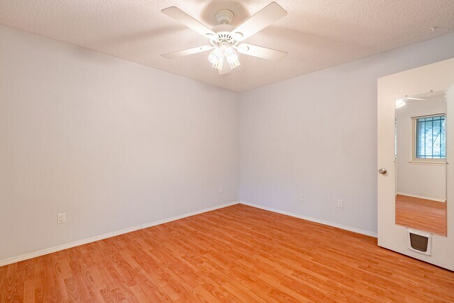 Building Photo - Stunning 2 Bedrooms, 2 Bathrooms in Quail ...