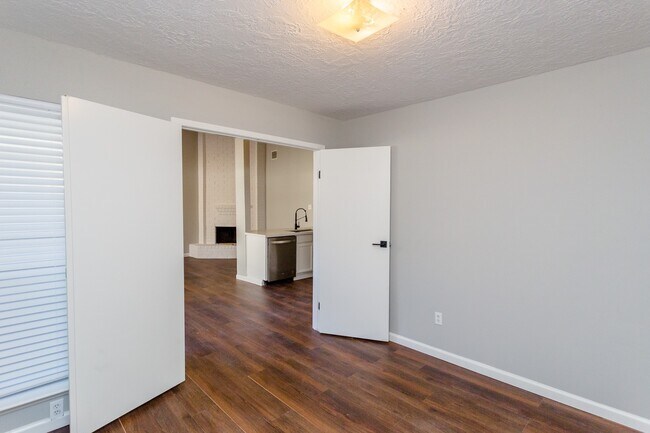 Building Photo - 5115 Beaver Hollow Dr