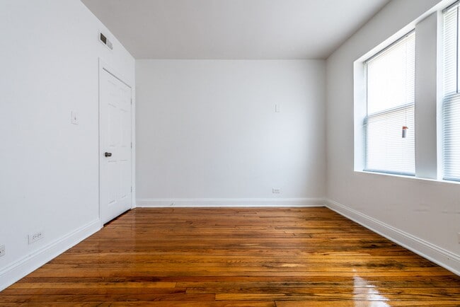 Building Photo - 6104 S Campbell Ave 2501-11 W 61st Chicago, IL 60629