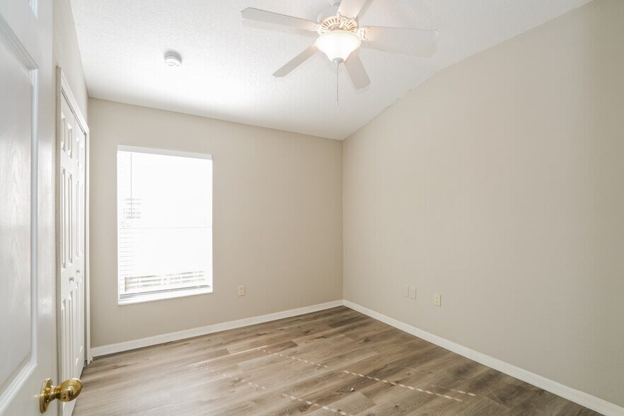 Building Photo - 5310 Braddock Dr