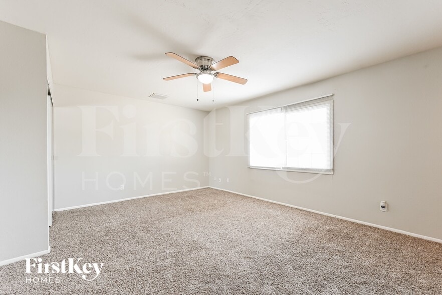 Building Photo - 15250 N 32nd Dr