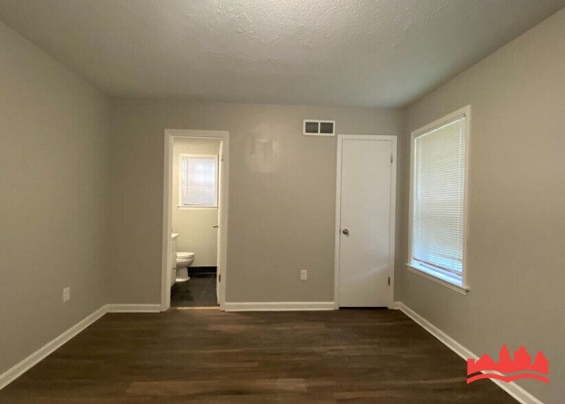 Building Photo - 6180 Springwind Cove