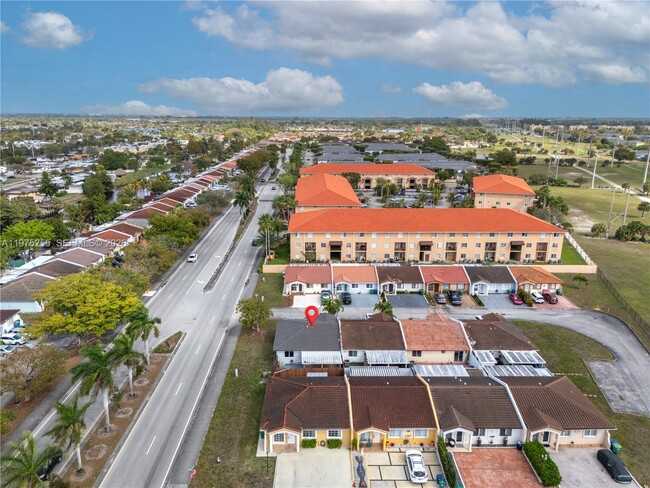 Building Photo - 7570 NW 173rd Ln