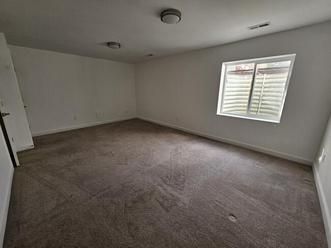 Building Photo - 73 Medal Way