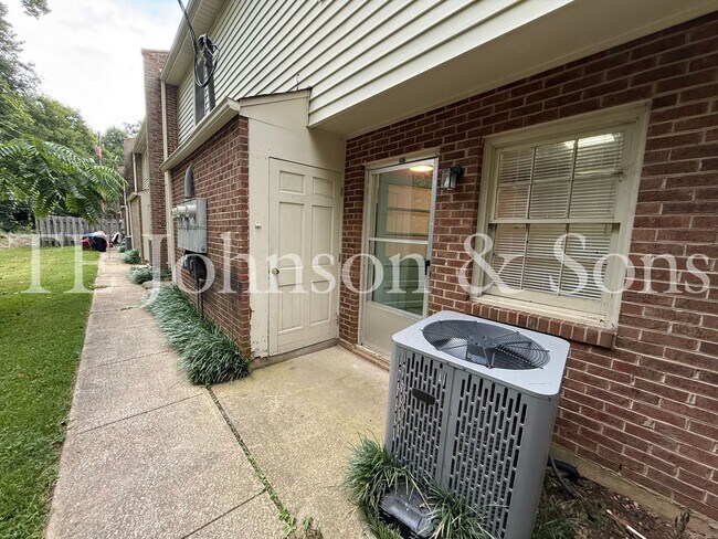 Building Photo - 317 Vineyard Park Ct