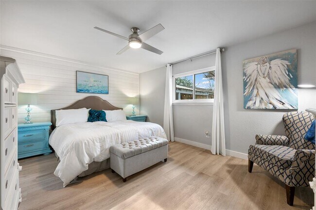 Building Photo - 117 Shady Oak Dr