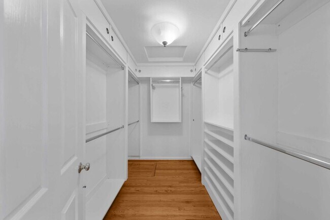 Building Photo - 7175 Red Holly Ct