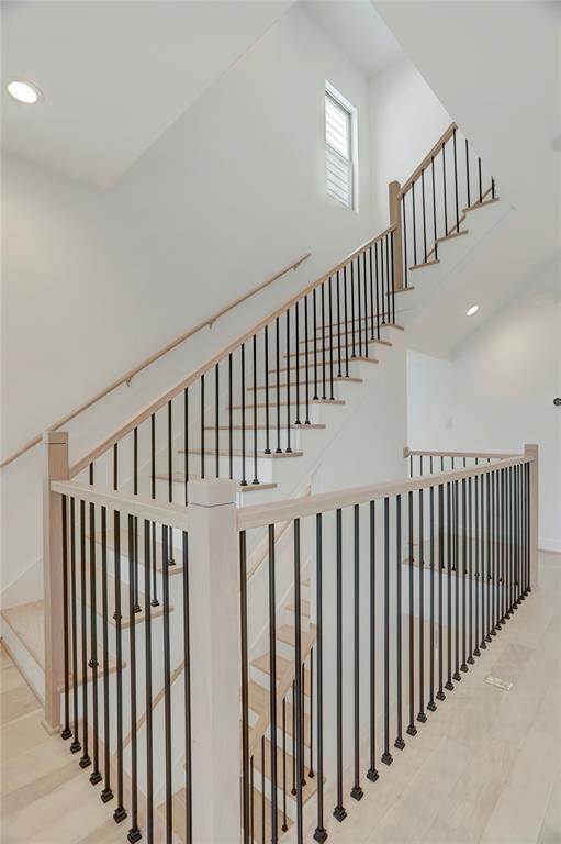 Building Photo - 2715 Drew St