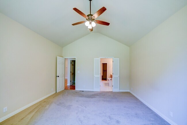 Building Photo - Beautiful home across from Jenks Middle Sc...