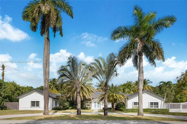 Primary Photo - 7675 SW 132nd St