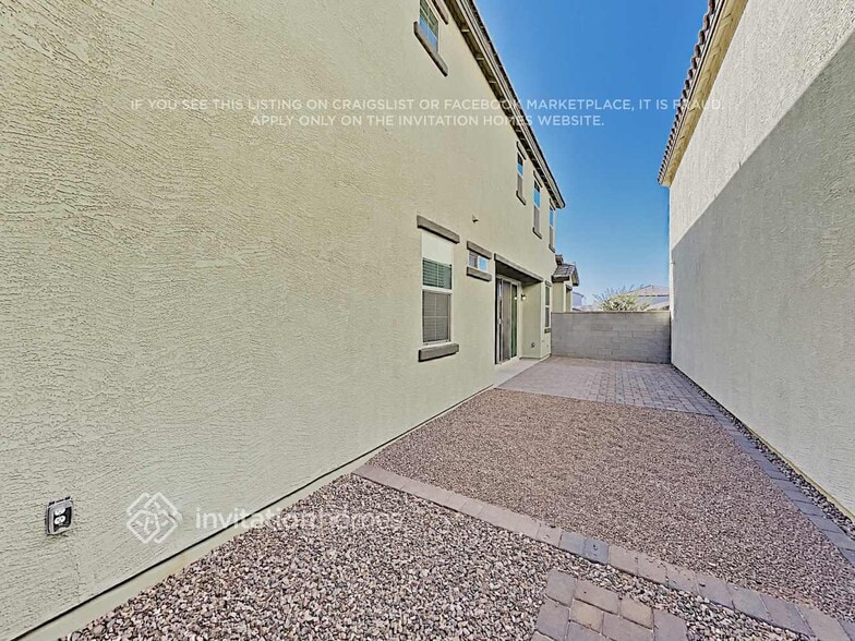 Building Photo - 4864 S Charger