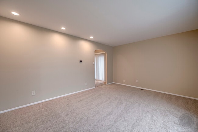 Building Photo - 46 Ingleshire Rd