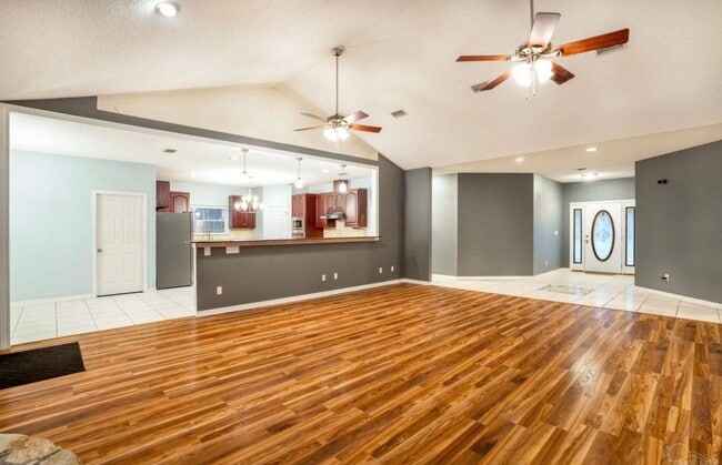 Building Photo - 1911 Tillman Ln