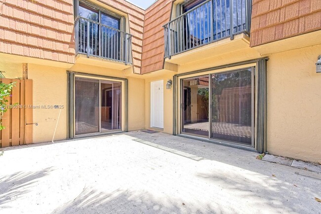 Building Photo - 2585 Garden Ct