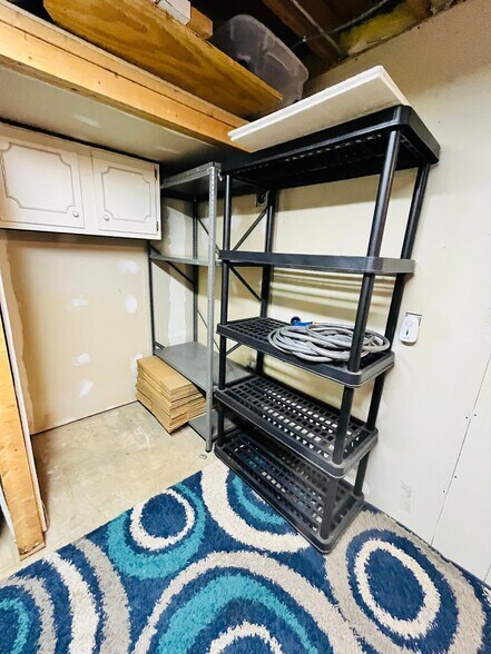 Building Photo - 84 Maplewood Dr