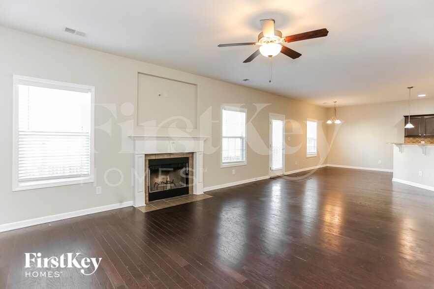 Building Photo - 7 Abington Ln