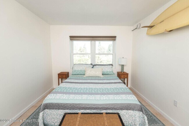 Building Photo - Furnished and Available  Oct 15-Dec 15 2026.  Then for next year May 1 - September 30th, 2027