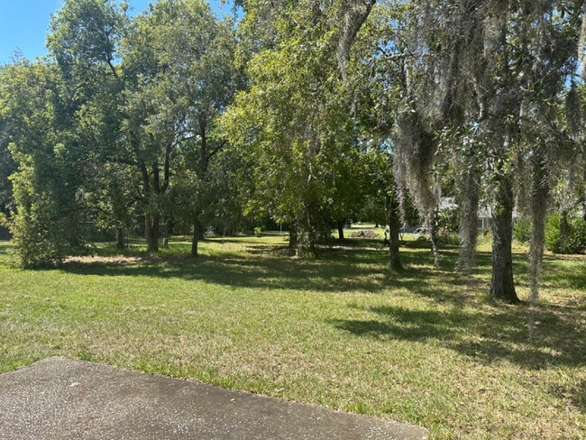 Building Photo - Cute 2 Bedroom, 2 Bathroom, 1 Car Garage h...
