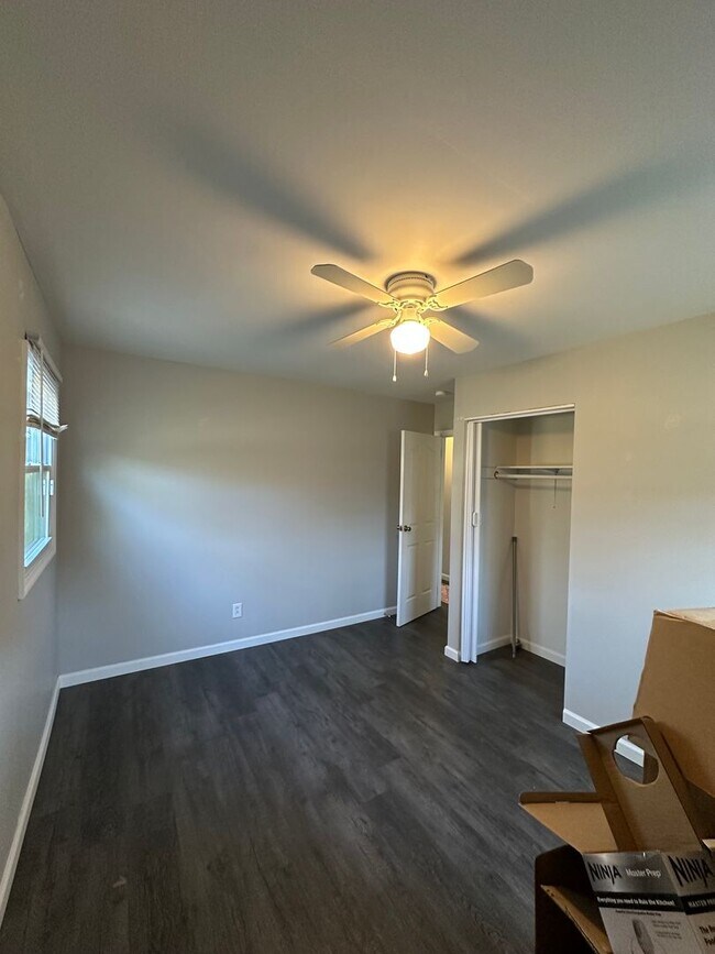 Building Photo - 4 Bedroom house on the East-side, Move-in August 10th 2026