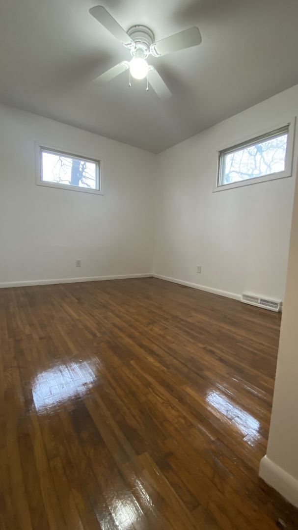 Building Photo - 3 Bedroom, 1 Bathroom Home Close to Fort L...
