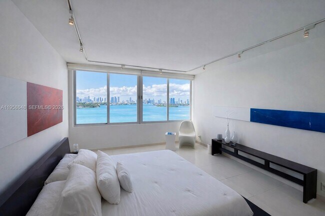 Building Photo - 1000 West Ave