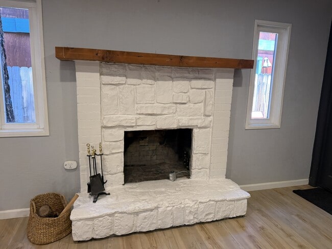 Building Photo - 3204 Apple St