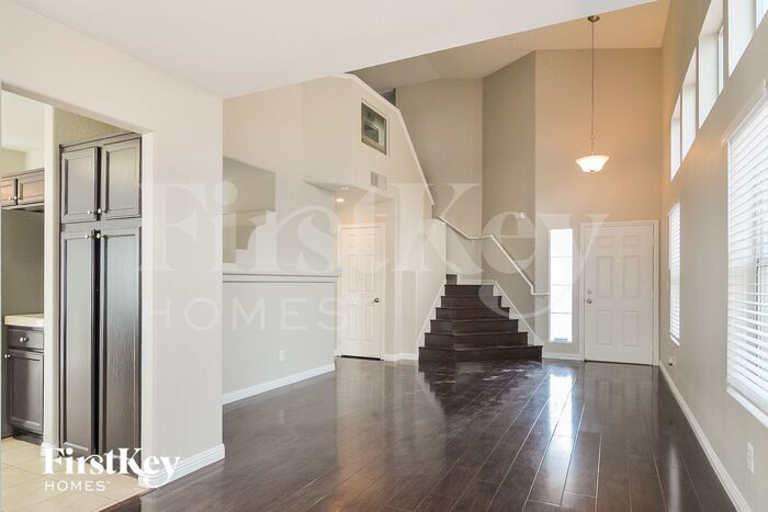 Building Photo - 2054 Fallsburg Way