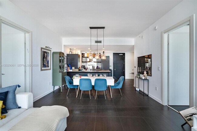 Building Photo - 200 Biscayne Blvd Way