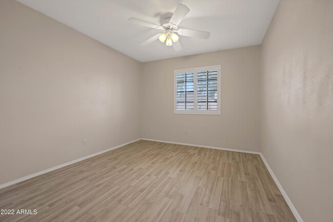 Building Photo - 16250 N 64th Pl