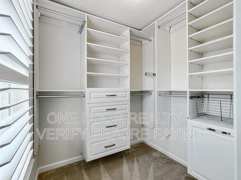Building Photo - 402 Lewis Burwell Pl