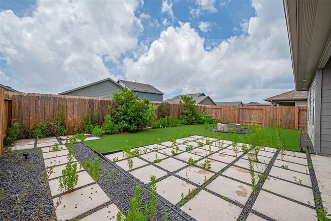 Building Photo - 12518 Pelican Bay Dr